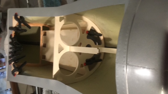 Innenausbau mit Tank und RC-Anlage